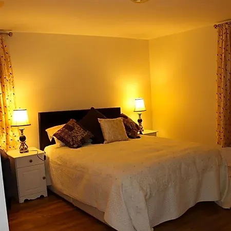 The Twelve Oaks 3* 肯梅尔