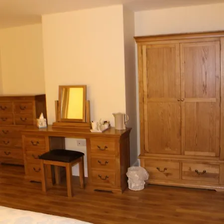 فندق مبيت وإفطار The Twelve Oaks 3*