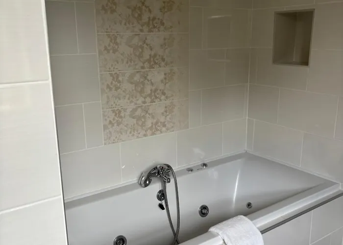 The Twelve Oaks קנמארה